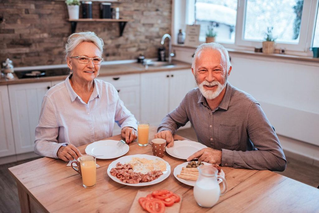 Several Foods That Patients with High Blood Pressure Should Not Eat